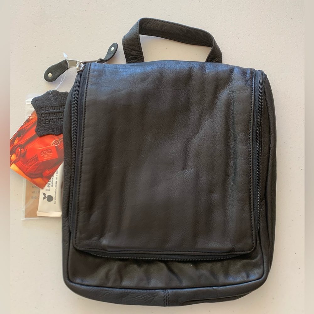Canyon Outback Black Hanging Genuine Leather Toiletry Bag NWT